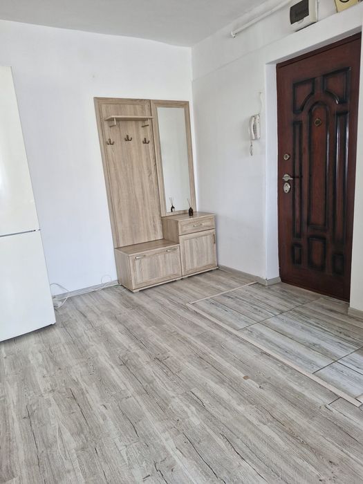 Apartament 3 camere de închiriat