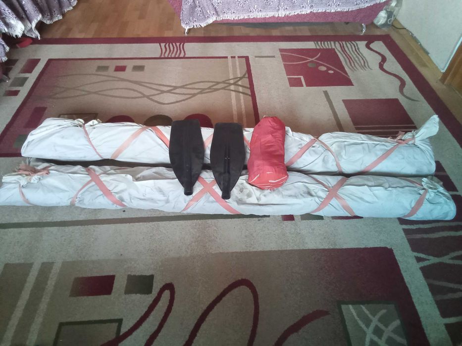 Двойной сплавной катамаран с камерами .