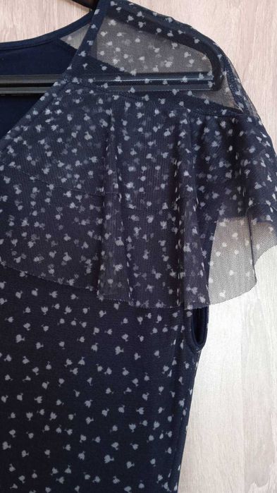 Красива рокля     
    р-р ХS