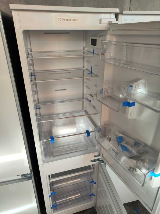 PRIVILEG Хладилник с фризер за вграждане PCI 16S2