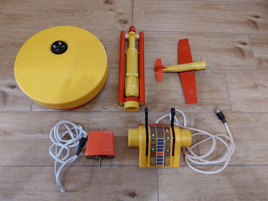 Руска електромеханична играчка - Самолет, СОЦ от 80-те години.