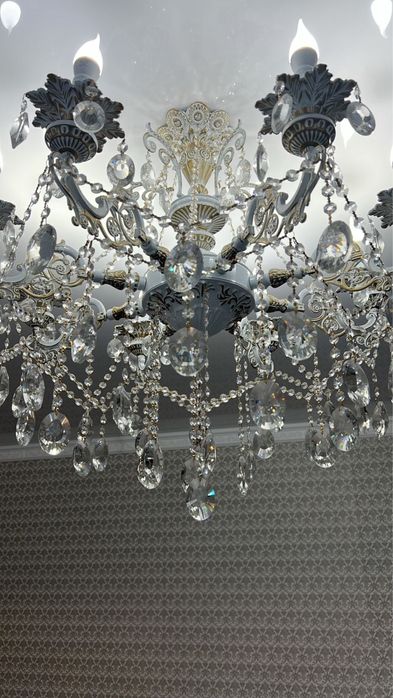 Продам люстру за 20000