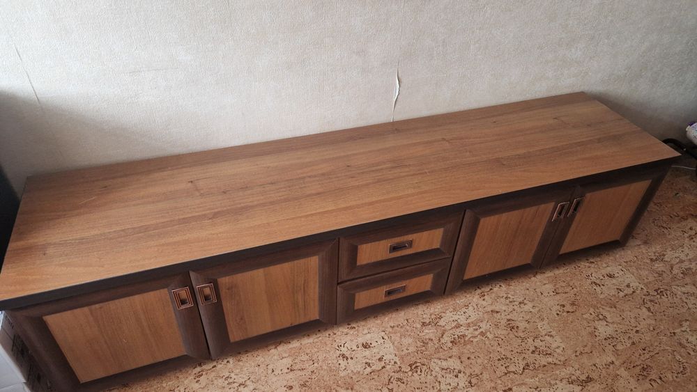 Продаю тумбу под тв/ комод