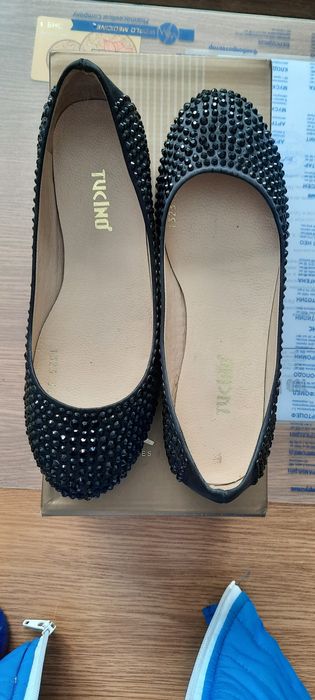Продам женские балетки