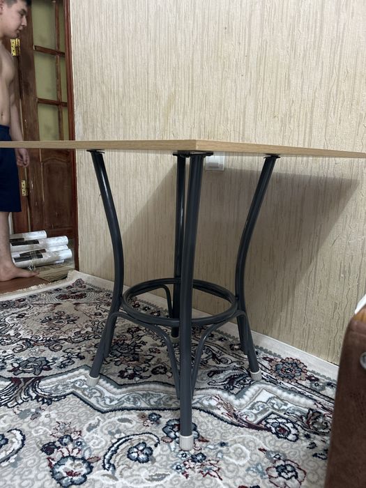 Стол не дорого продаю