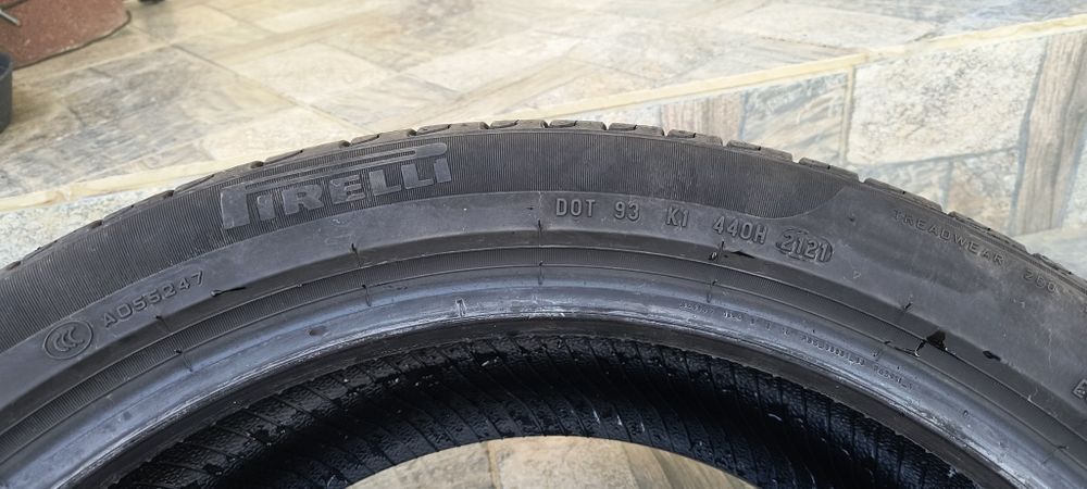 Vând Anvelope  Pirelli 225/45R18 91W - vară