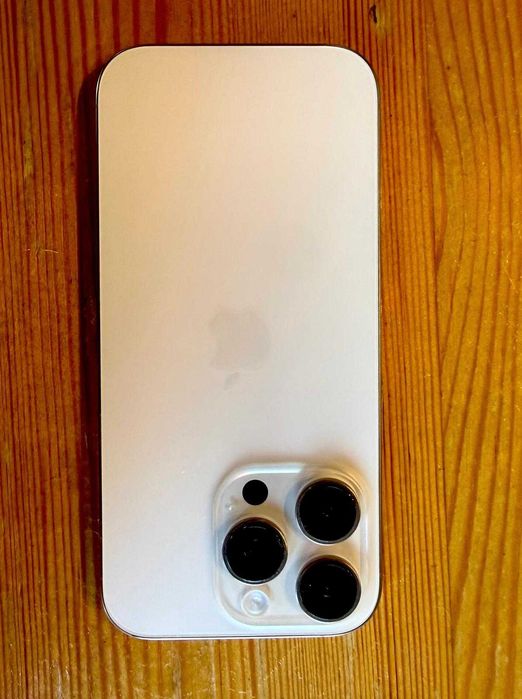 vand iphone 16 pro  perfecta stare de functionare