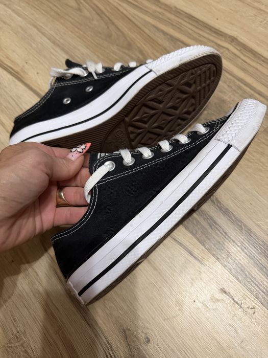 Оригинални черни класически кецове Converse ! 37 н