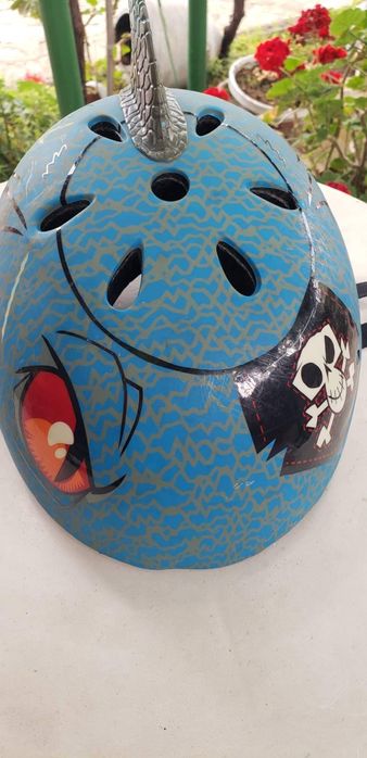 Каска за момче 5 , 6 годишни размер S, марка разкул , със забележки