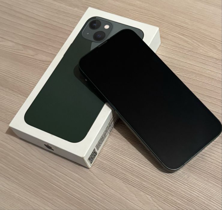 Продам iPhone 13