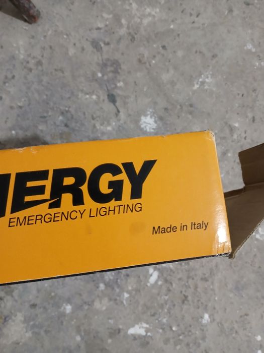 Vand lampa de urgenta