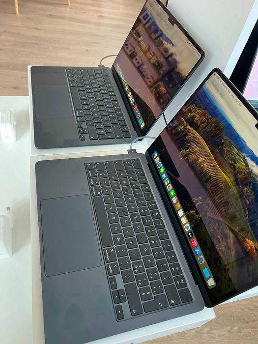 De vânzare 2 x Apple MacBook Air M2 8 GB RAM 256 GB SSD