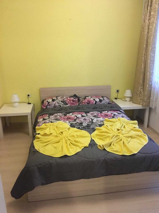 Дава се под наем Двустаен апартамент в Бургас, Възраждане - 75 кв.м за 408 € - Снимка #2