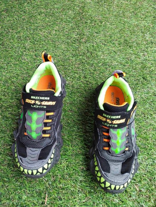 Adidas skechers dino cu lumini