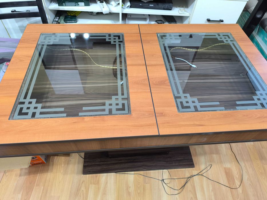 Продавам холна разтегателна маса