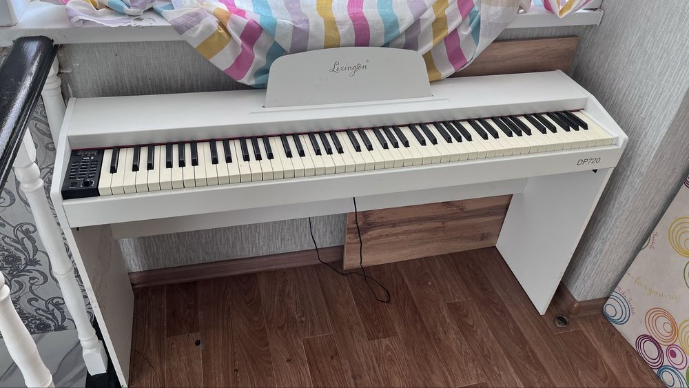 Продаётся цифровое пианино Lexington DP720