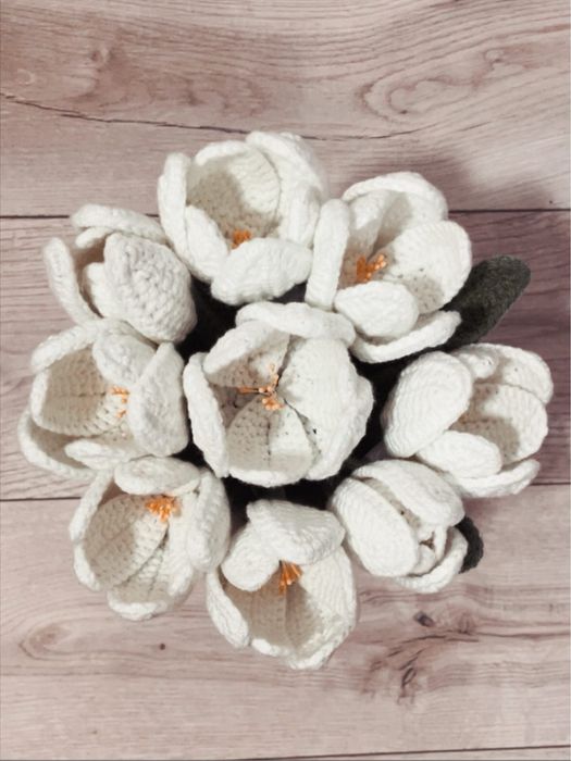 Lalele croșetate – delicate, unice și lucrate manual