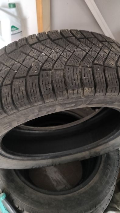 Pirelli ice zero 235/55 R19