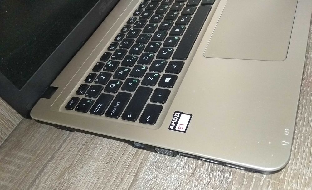 ноутбук Asus в подарок  мышка