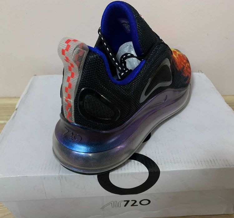 Нови мъжки маратонки Nike Air Max 720 номер 42 с кутия