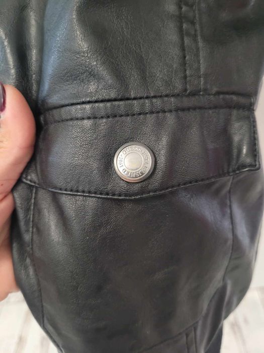 Яке кеко кожа Guess