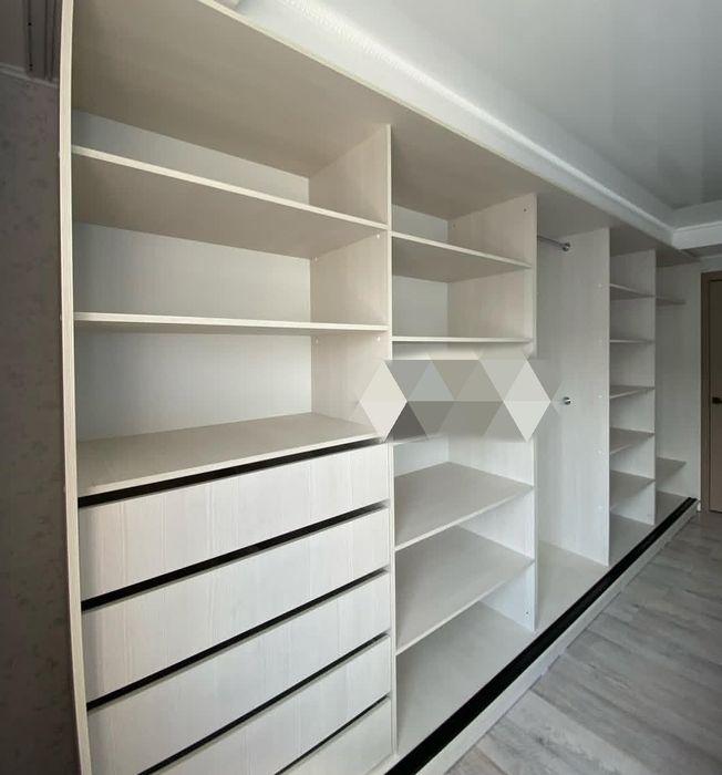 Продам шкаф-купе