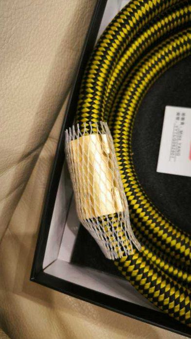 Продавам захранващ Hi-Fi кабел YYTCG