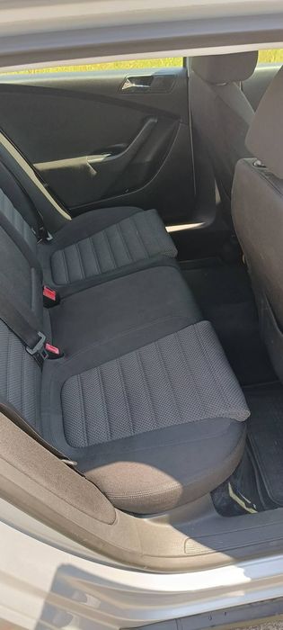 Vând Volkswagen Passat B6 Variant 2.0 TDI