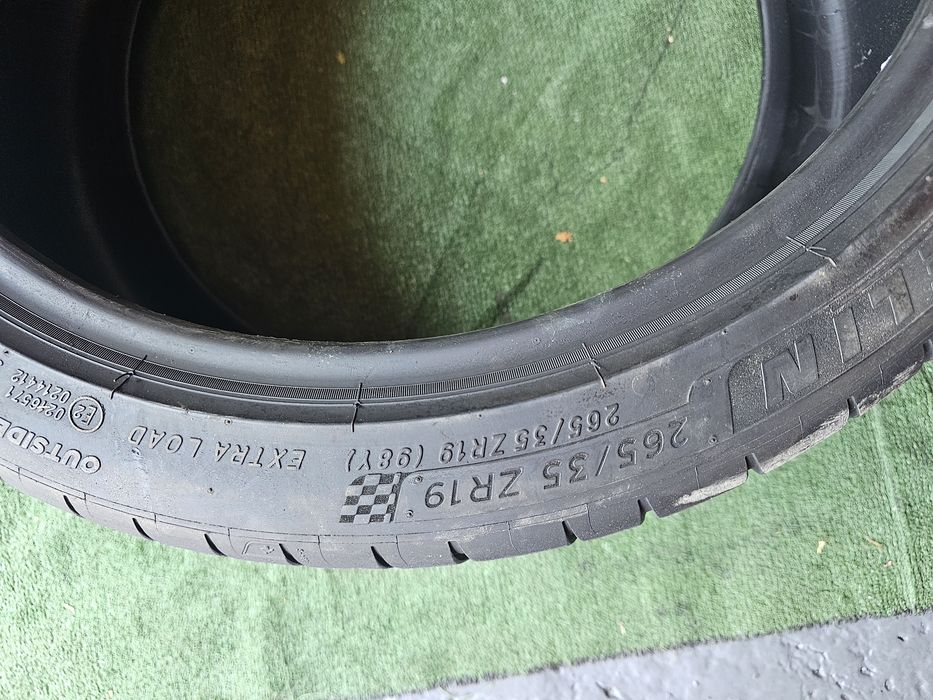 1x 265 35 19 vara michelin