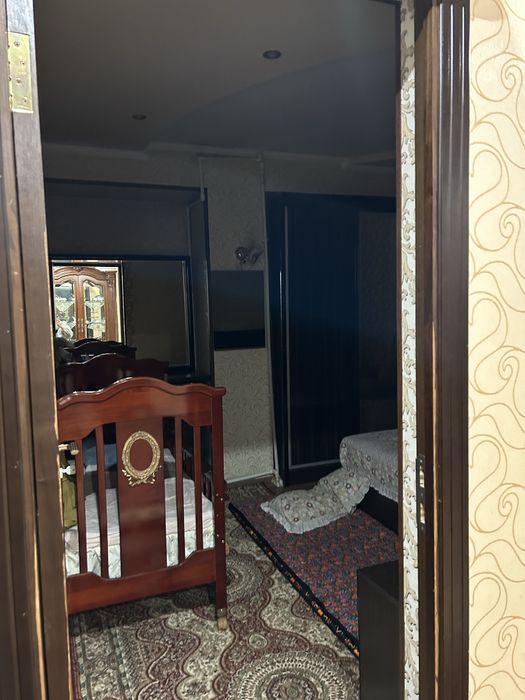 Продаётся 3х комнатная переделанная в 4 х квартира