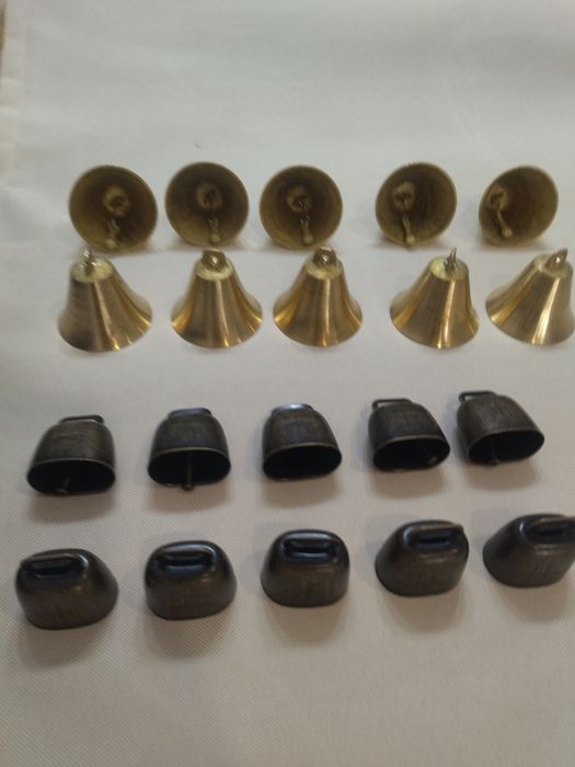 Звънци, чанове, хлопки, камбанки