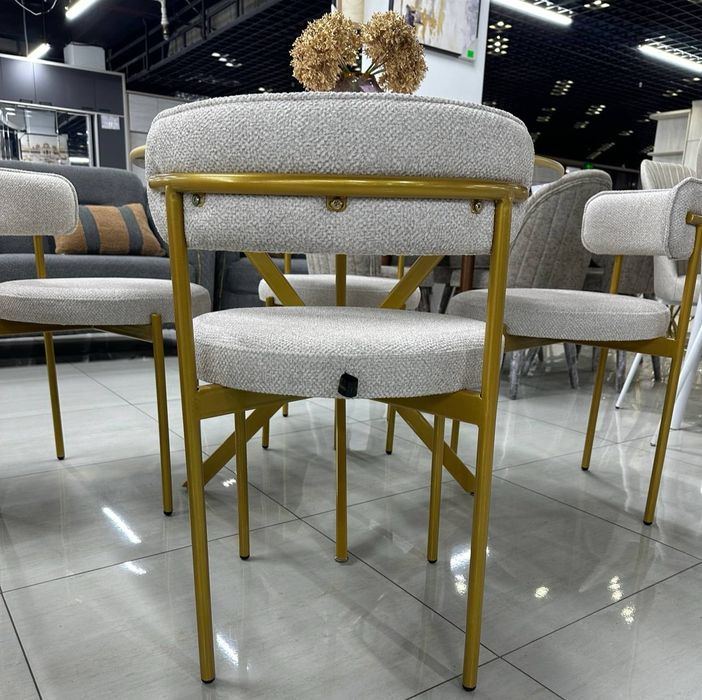 Стол и стулья по акции