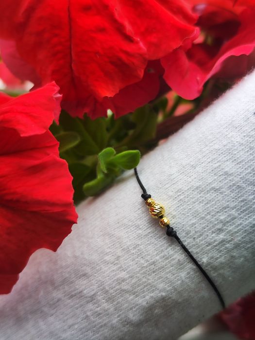 Brățară reglabila handmade din șnur textil cu bile de argint placate cu aur 14k