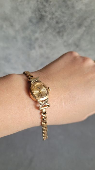 Золотые часы Яшма