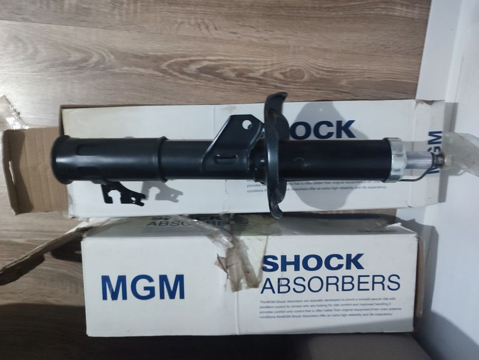 Передний амортизаторы Мазда мпв2