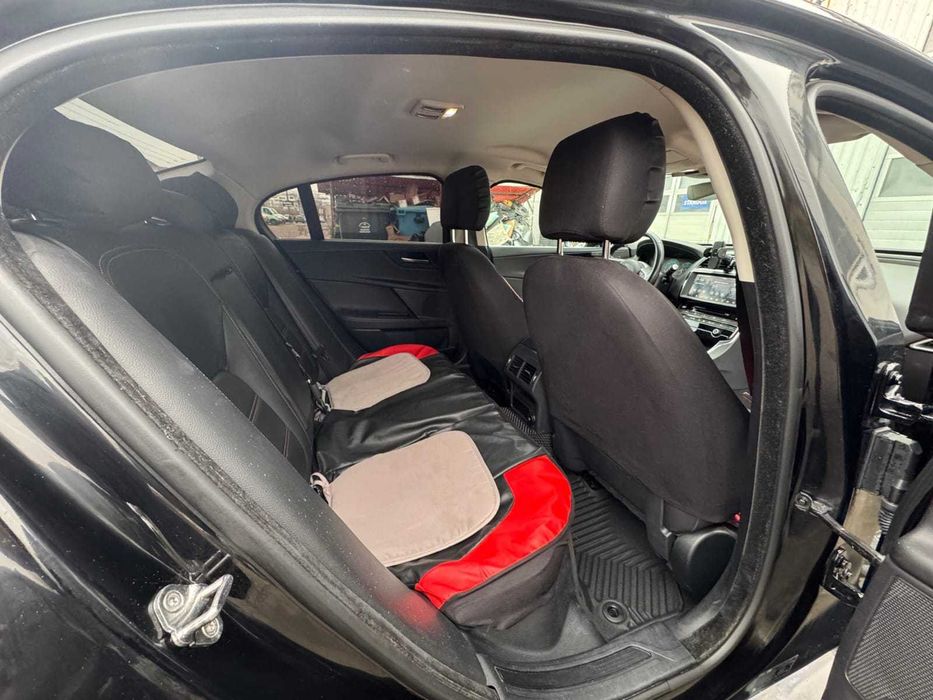 Vand Jaguar XE 2.0 D 2019