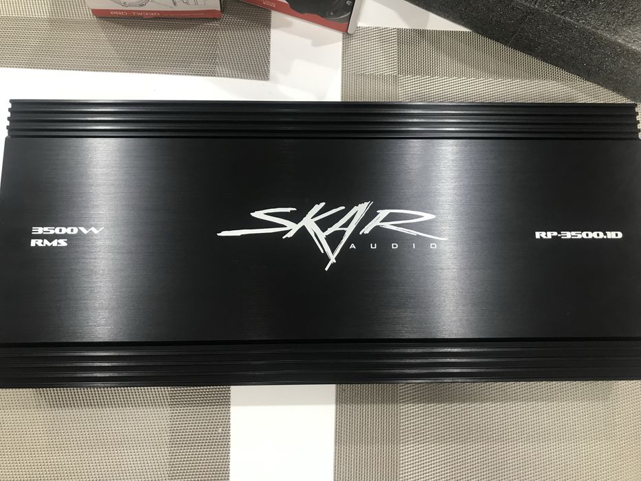 2 başi , 2 inalte , amplificor + cabluri import SUA , Marca Skar