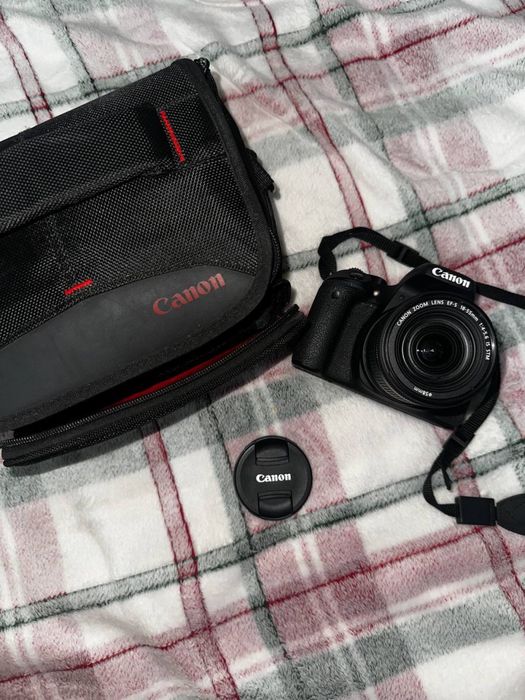 Canon EOS 800D в идеальном состоянии, пользовались 5-6 раз