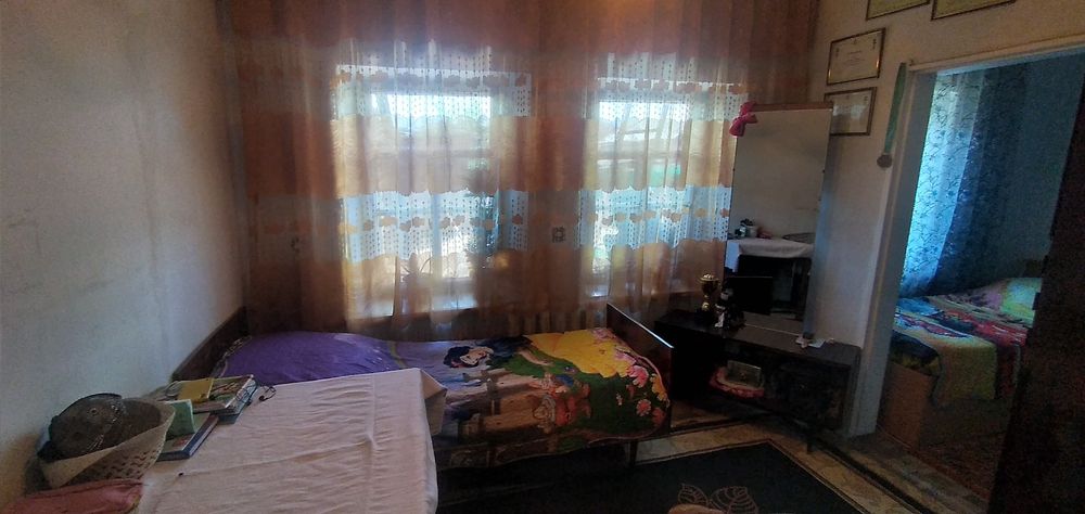 Продам дом в тихом районе.