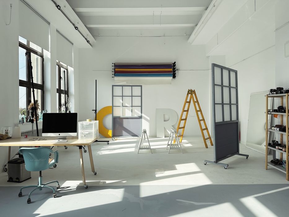 Studio foto de închiriat București | 200 mp | Foto Video + Bucătărie  | www.studiofotodeinchiriat.ro