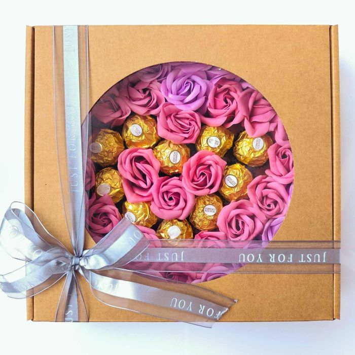 Луксозен подарък от сапунени цветя и бонбони, св.Валентин, Рожден ден