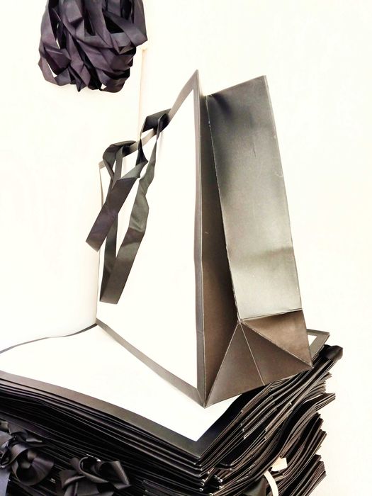 Пакеты подарочные картонные большие