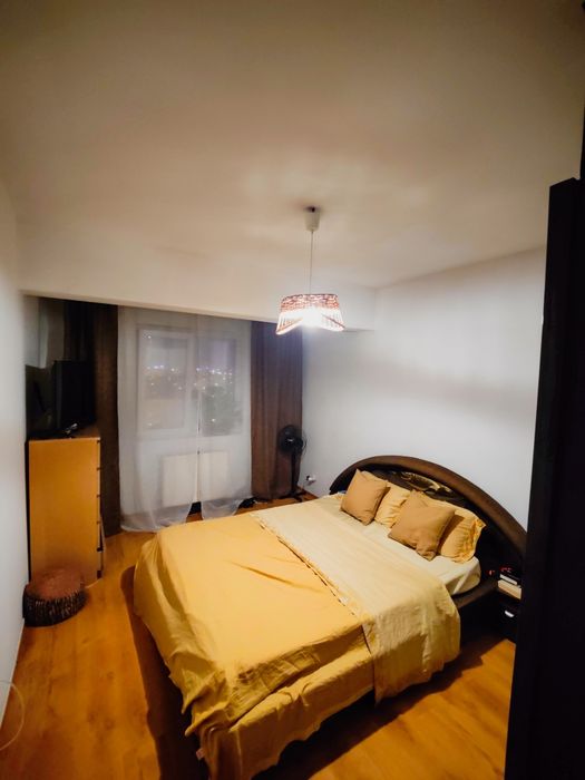 Apartament 3 camere + Loc de parcare- Direct proprietar