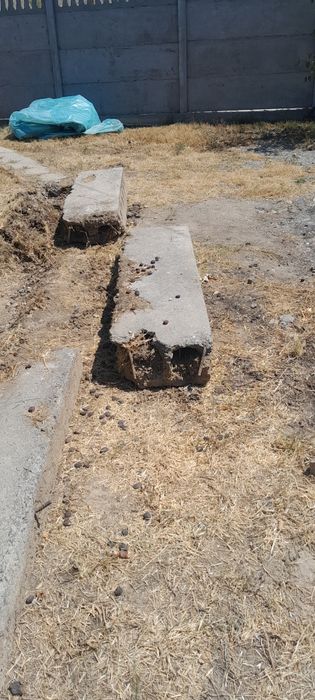 Бетонные плитки много