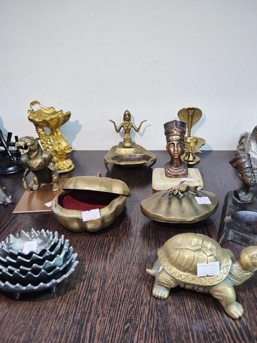 Статуэтки пепельницы