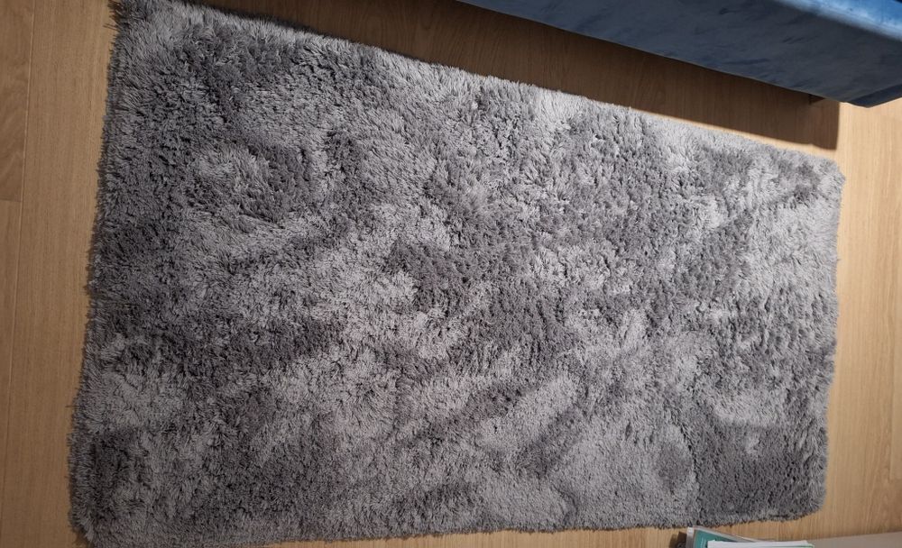 Covor gri fir lung, 80 x 150 cm, 2 buc identice+ geanta Desigual cadou