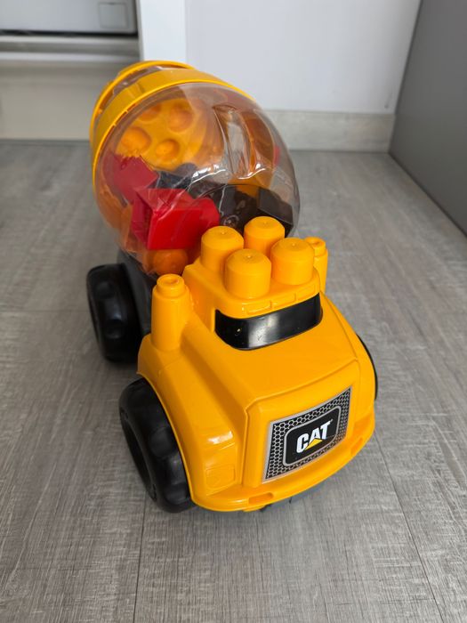 детски бетоновоз с конструктор Mega bloks