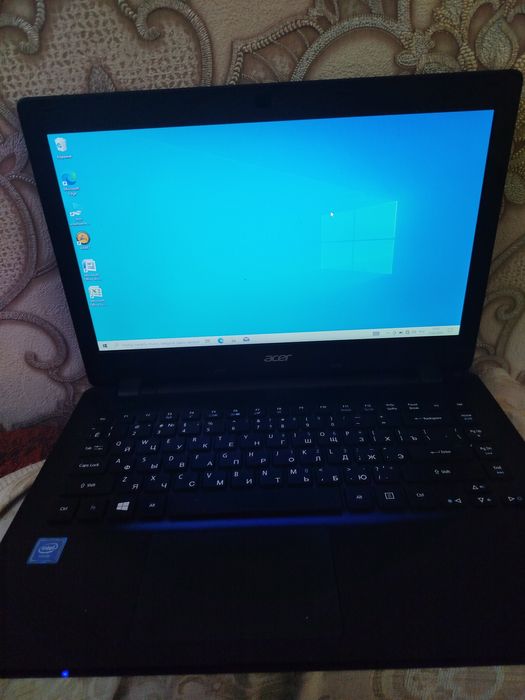 Ноутбук Acer сотилиади.