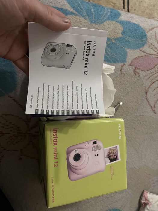 Фотоаппарат инстакс мини 12