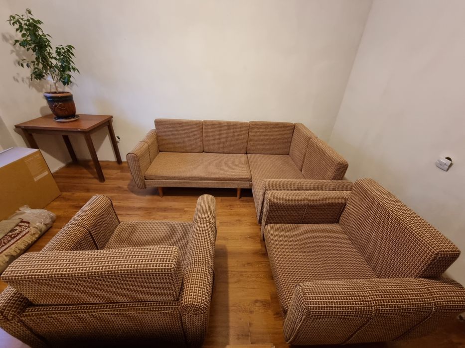 Продаётся диван, два кресла